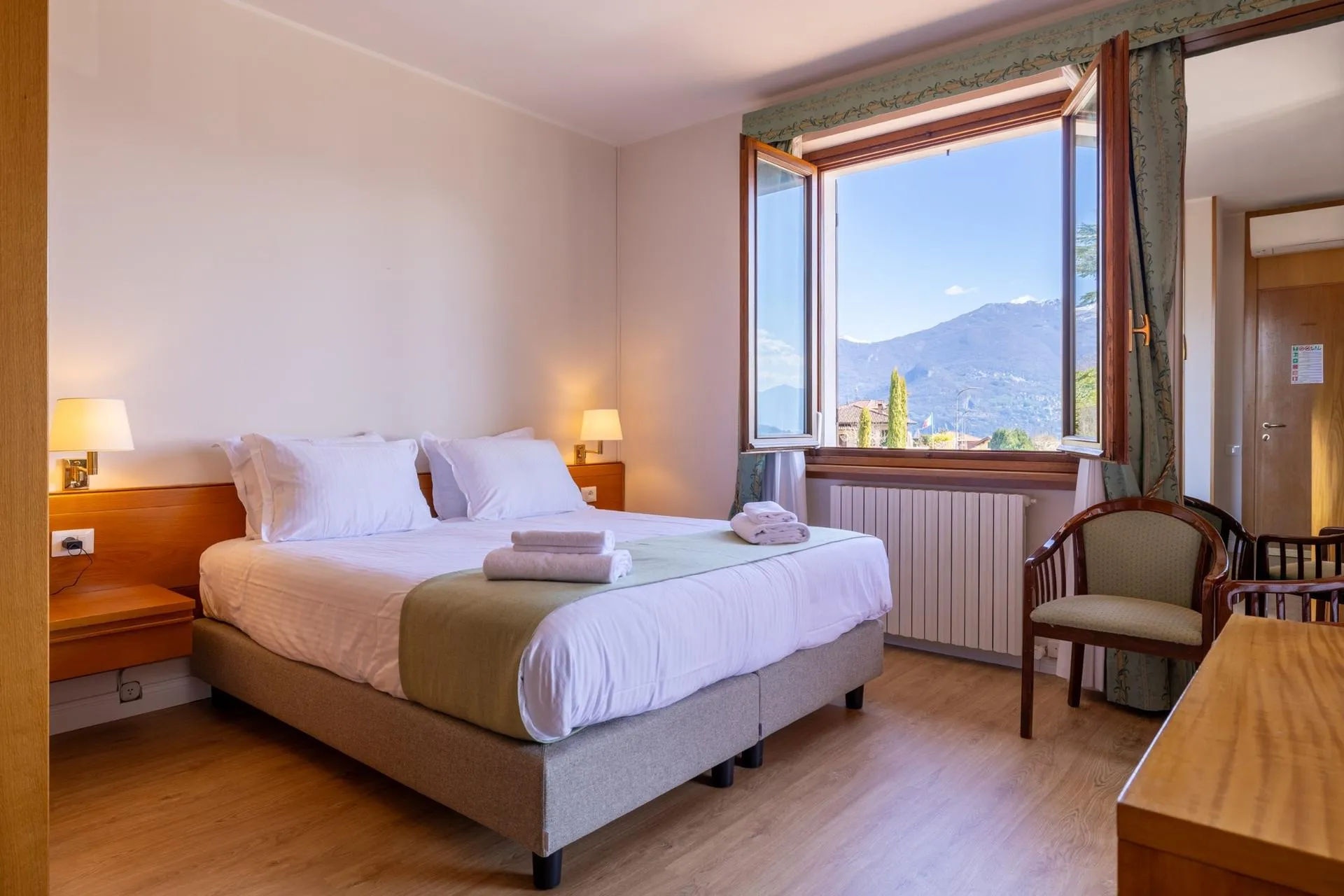 Hotel Royal Triple Rooms image #1