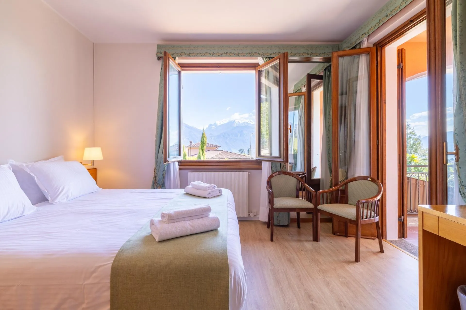 Hotel Royal Triple Rooms image #1