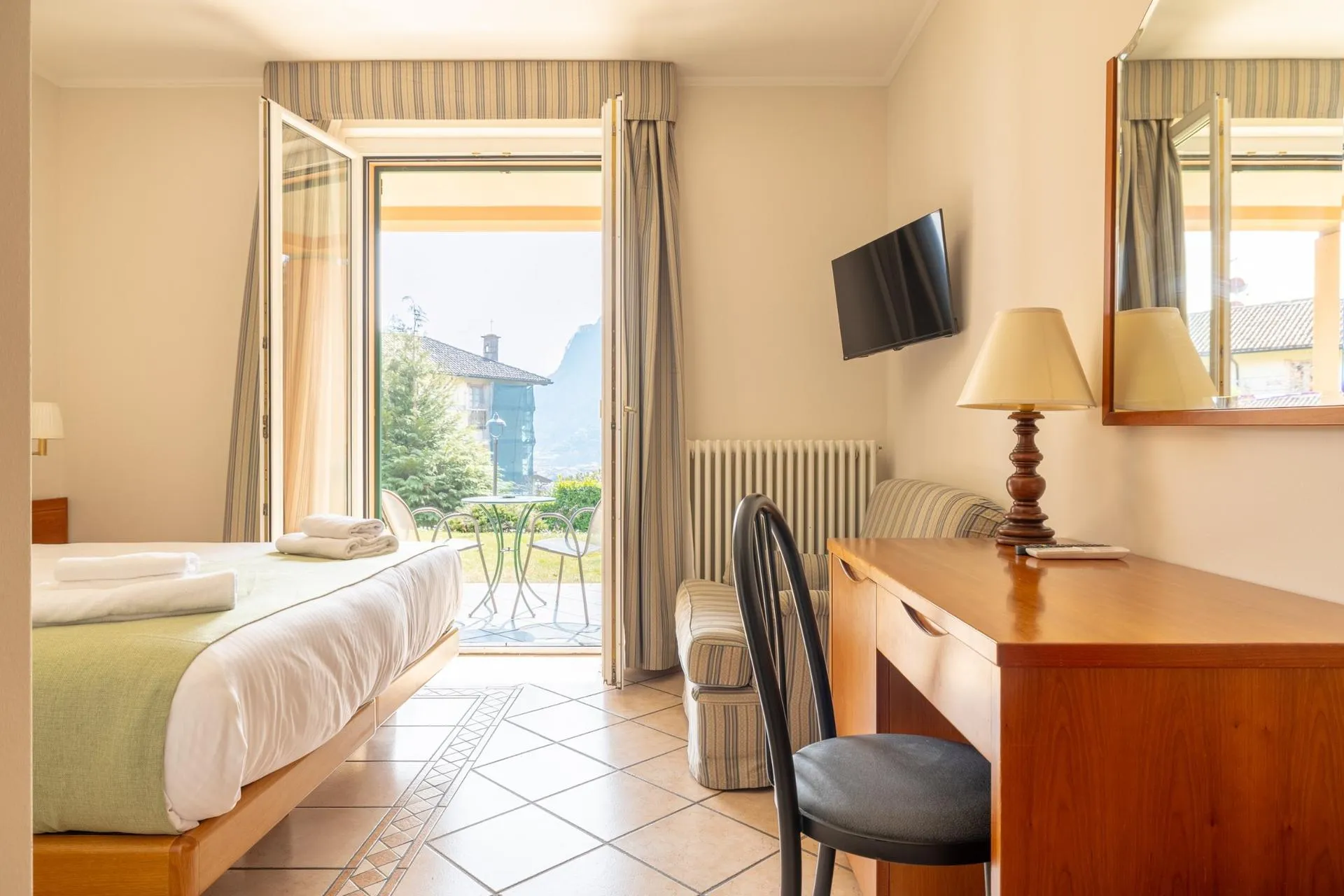 Double Standard Room with Patio
