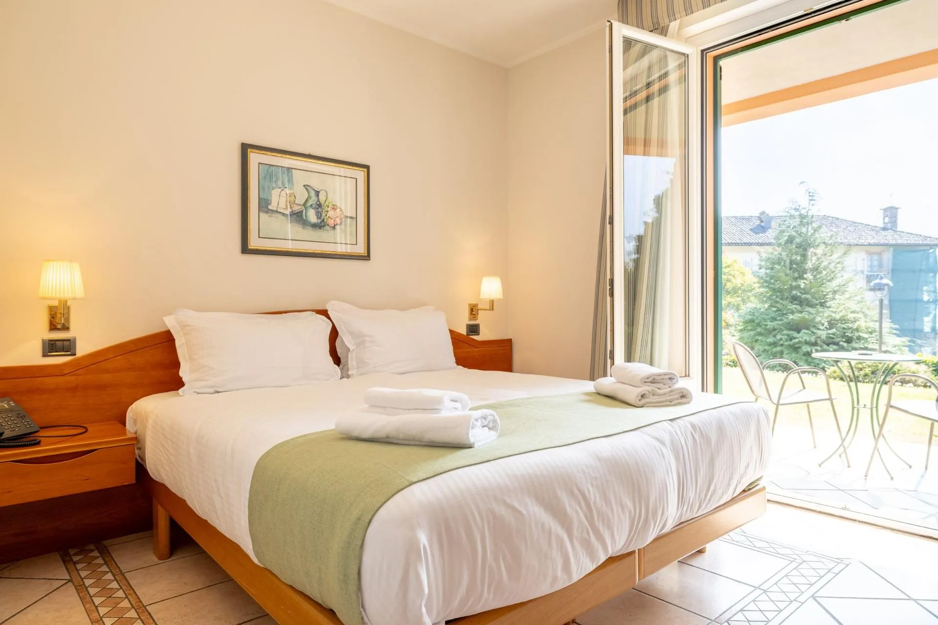 Double Standard Room with Patio