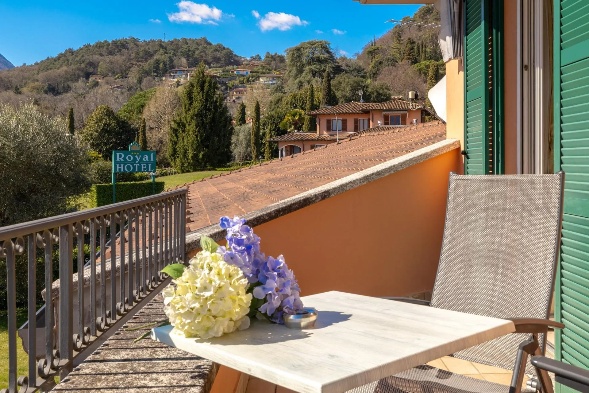Suite Royal with Terrace and Lake View