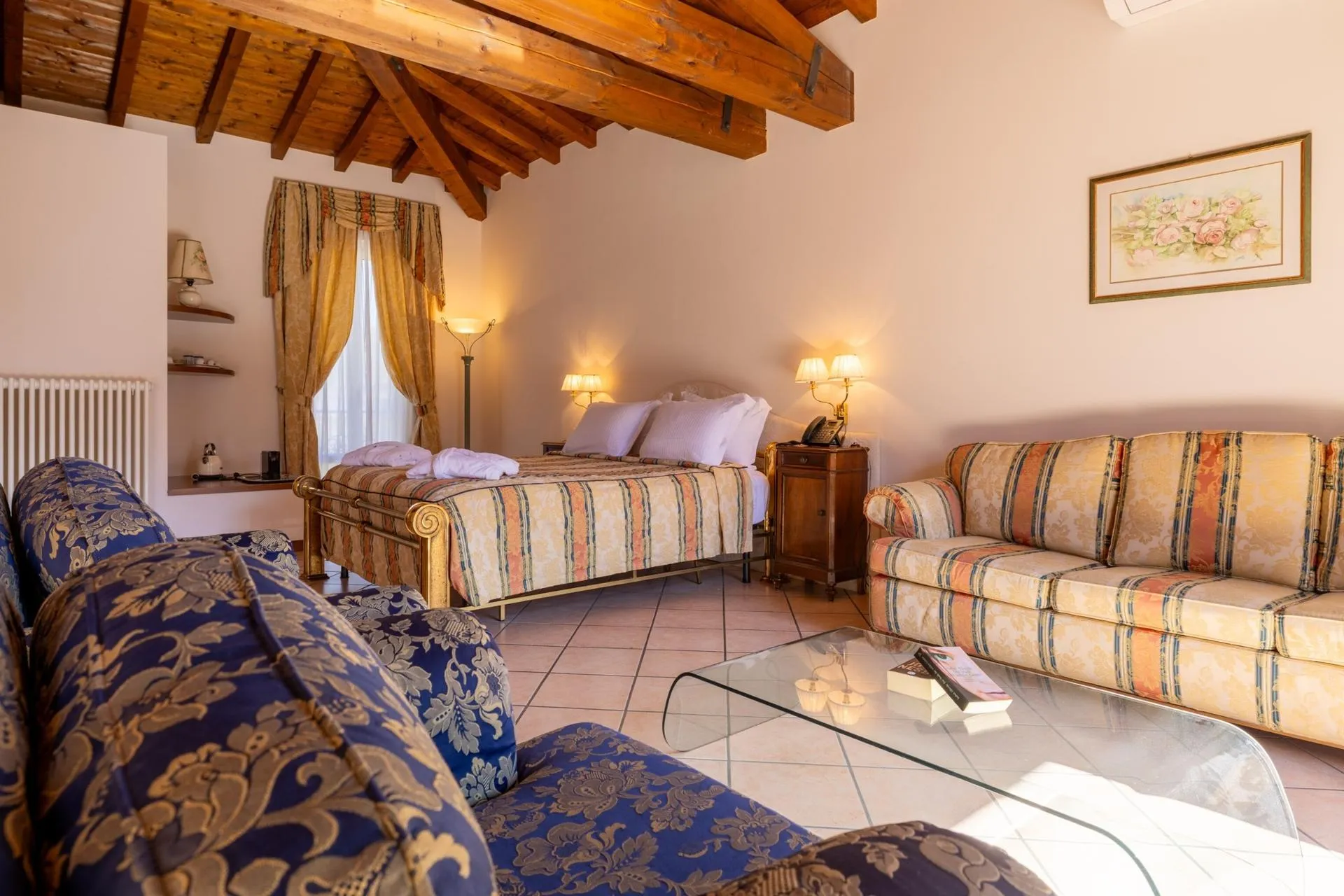 Suite Royal with Terrace and Lake View