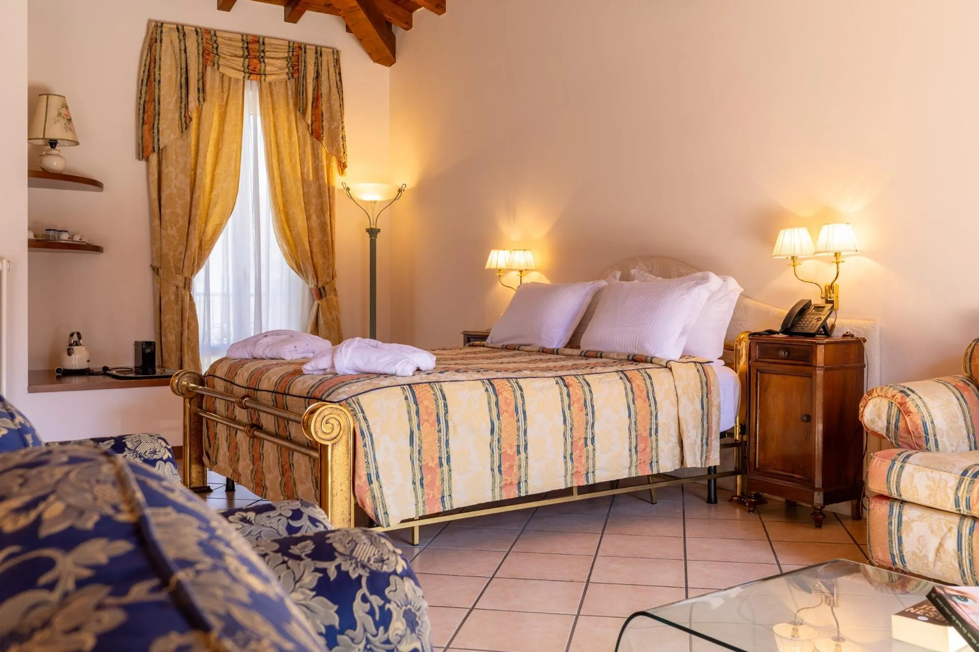 Suite Royal with Terrace and Lake View