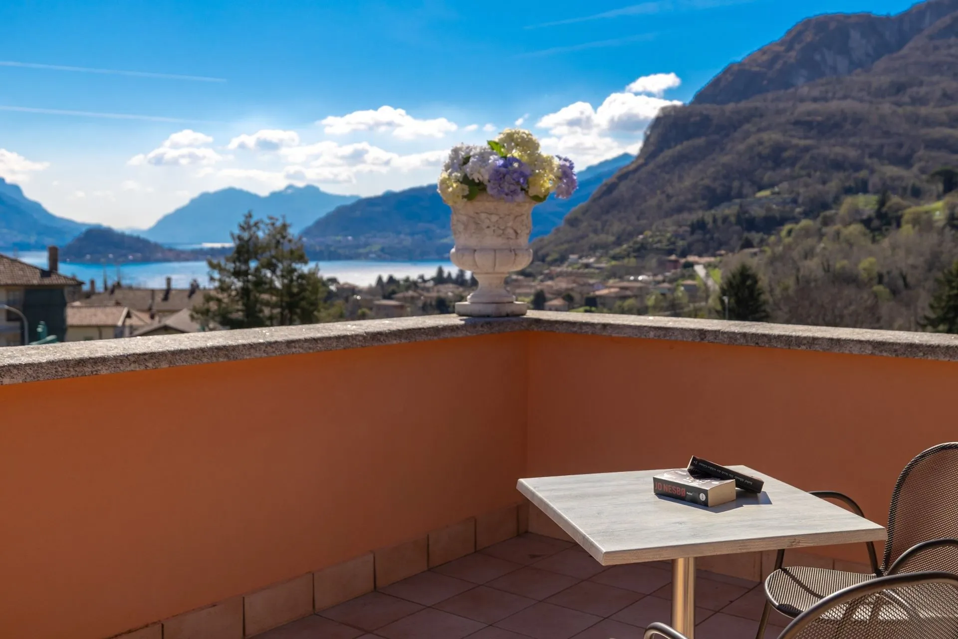Suite with Lake View